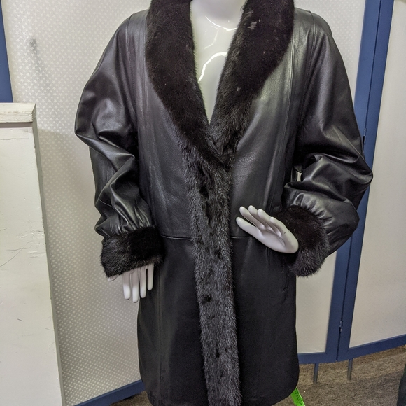 Dasco Vtg Lambskin Leather Coat with Mink Trim and Removable Rabbit Fur Liner - Picture 2 of 10